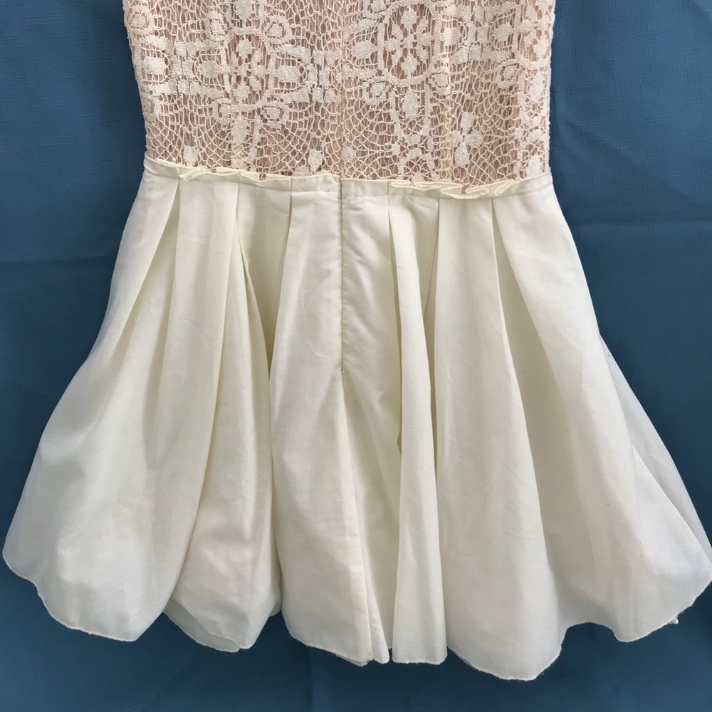 Dress - Picture 2 of 4